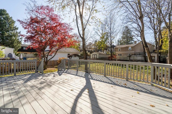 Building Photo - 338 Poplar Ave