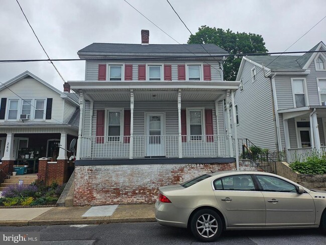 Primary Photo - 258 Ringgold St