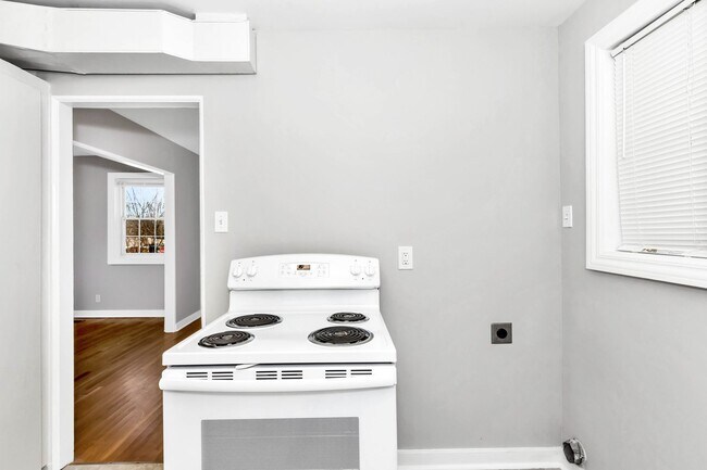 Building Photo - 207 Windham St SE