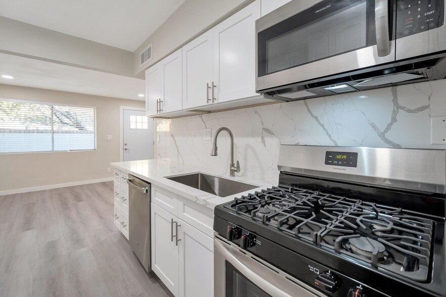 Interior Photo - McKemy at Tempe Town Lake