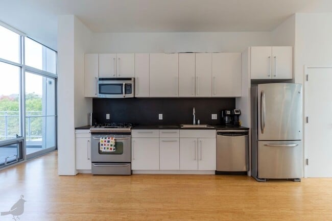 Building Photo - Amazing Two-Level Loft in the Heart of the...