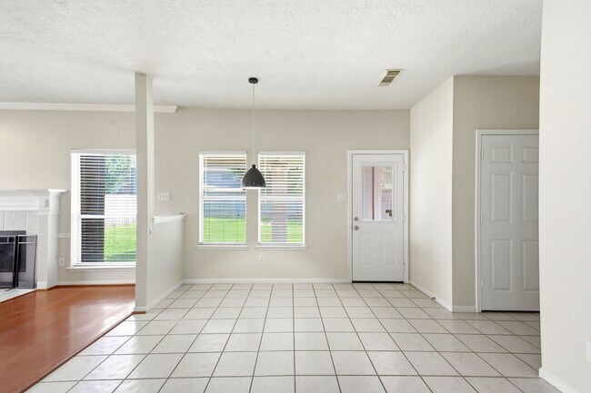 Building Photo - 3126 Waters View Dr