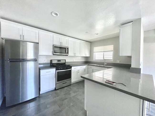 shared kitchen - 1100 Exposition Blvd-Private Suite Co-Living