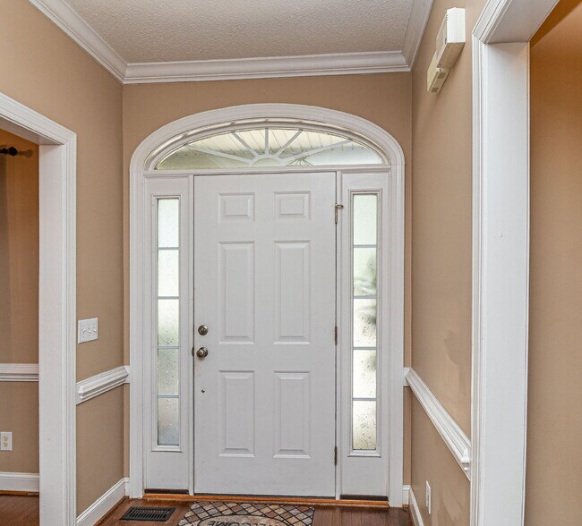 Building Photo - Stunning & Spacious Home in Walnut Hill! 4 Bedrooms | 4 Bathrooms w/ Lawn Care and Trash Service ...
