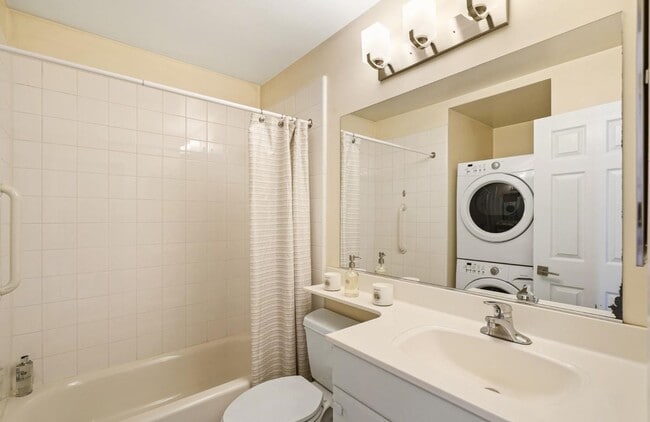 Building Photo - 16-18-18 Hoffman Ave