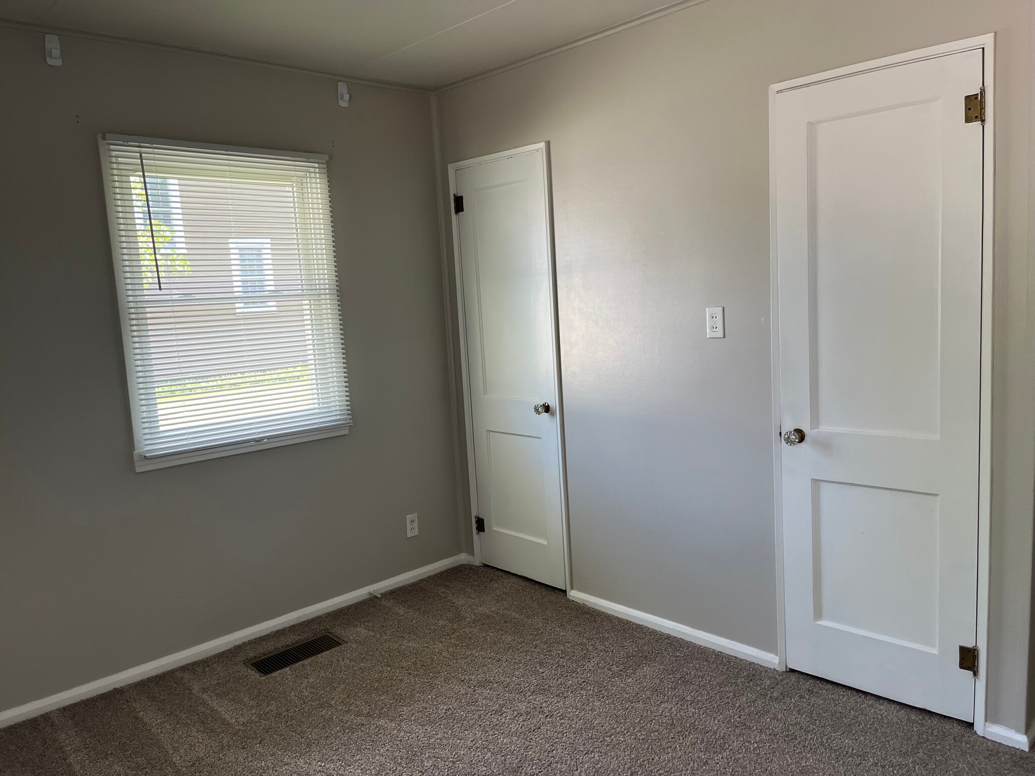 Building Photo - 25 Cascade Ter