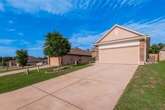 Building Photo - 133 Bates Ct