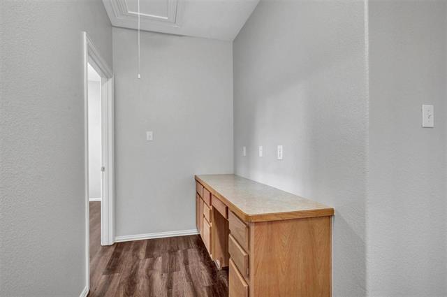 Building Photo - 1601 Long Prairie Ct