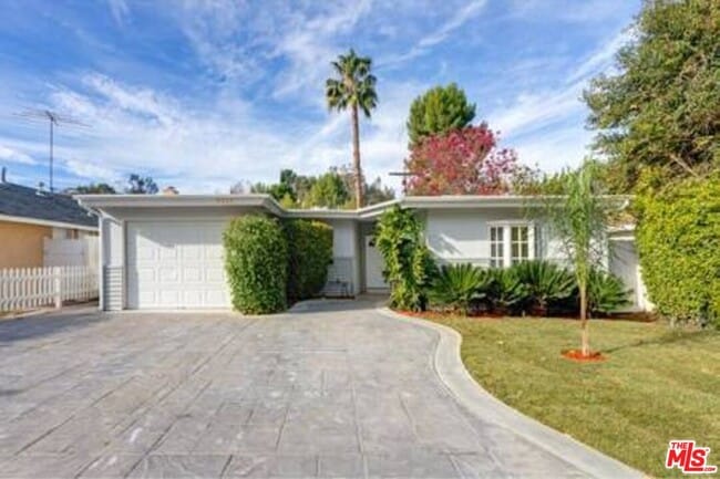 Building Photo - 5049 Serrania Ave