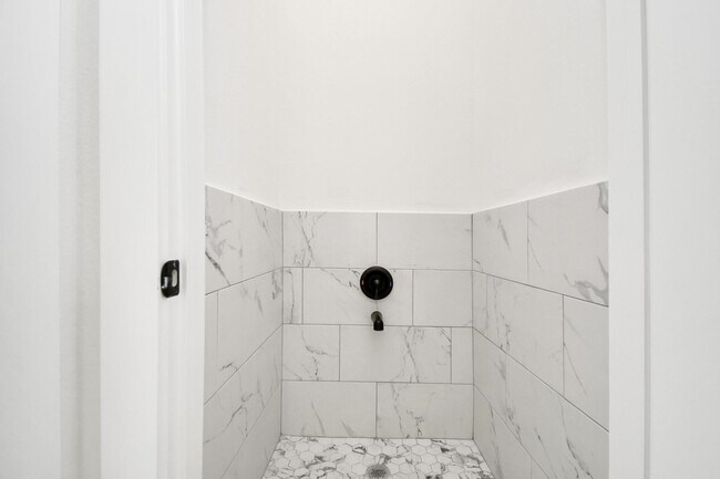 Building Photo - 4352 Avron Dr