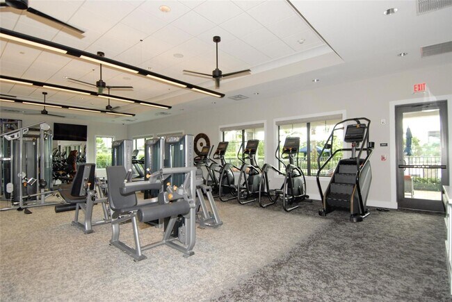 Building Photo - 4628 Pinehurst Trl E