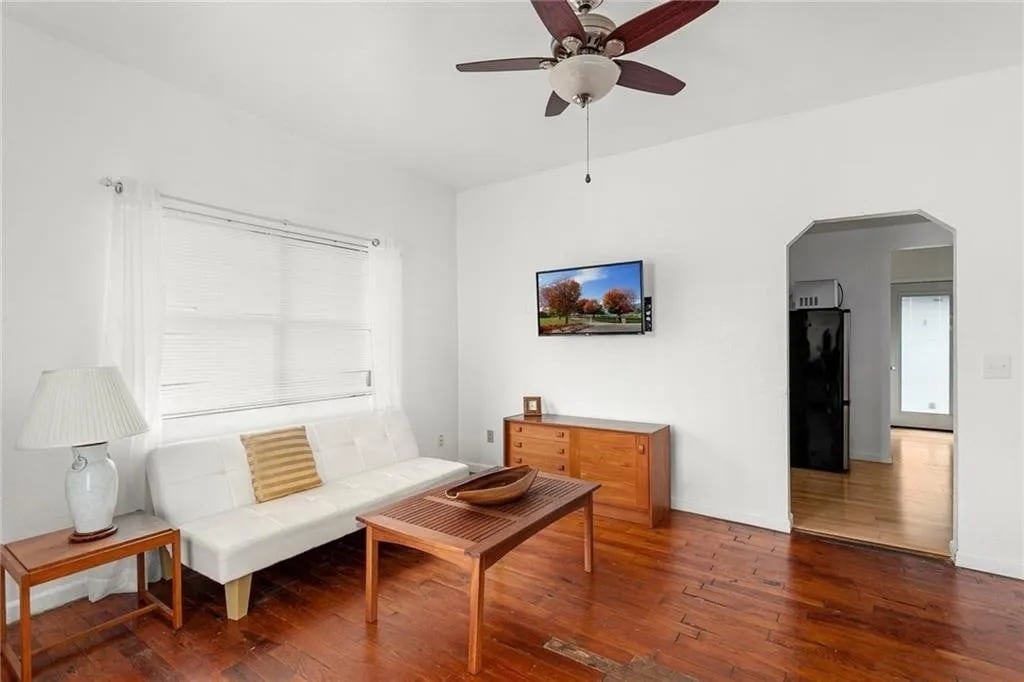 Building Photo - 805 N Leverett Ave