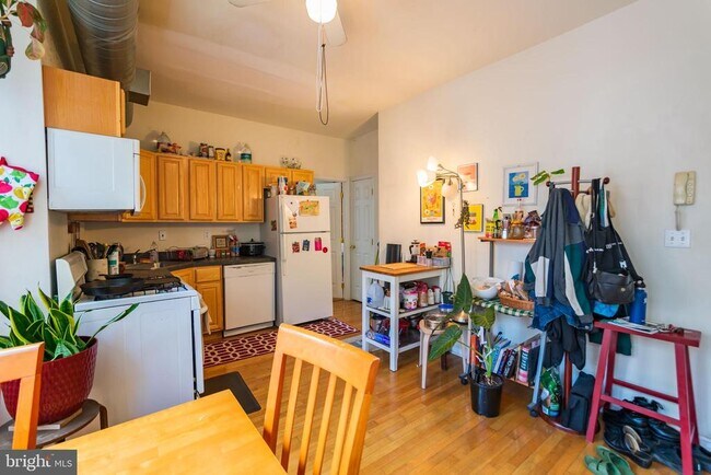 Building Photo - 4813 Walton Ave
