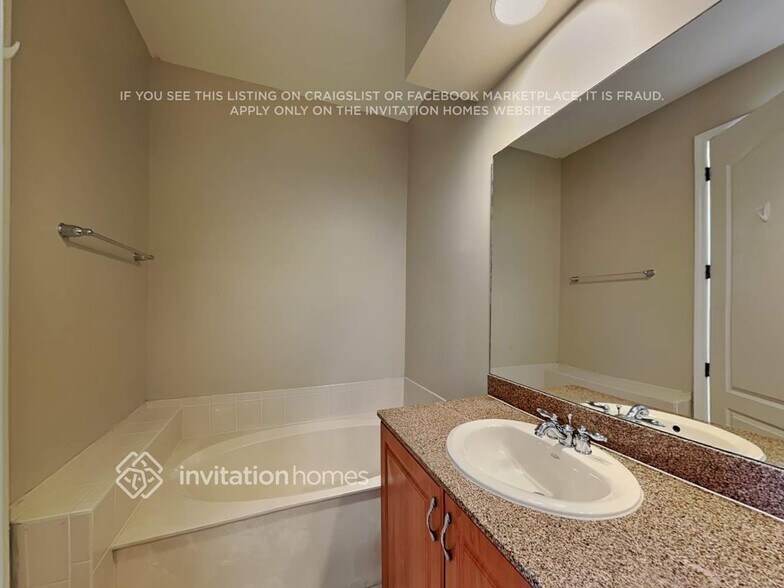 Building Photo - 4432 Arabian Way