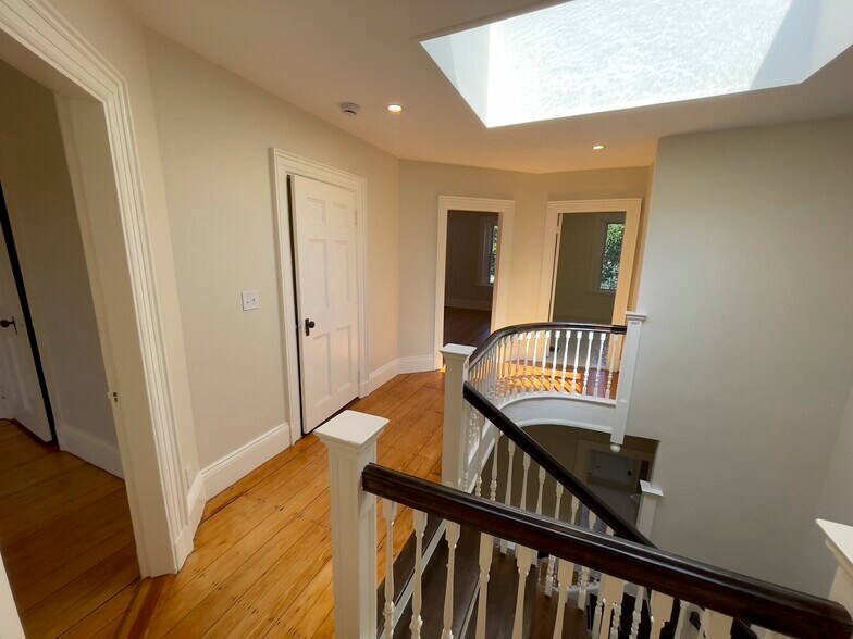 Building Photo - 1716 Beacon St