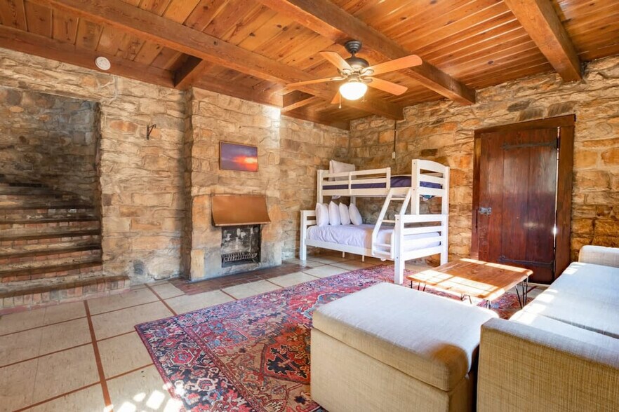 Building Photo - 1414 Dinglewood Dr