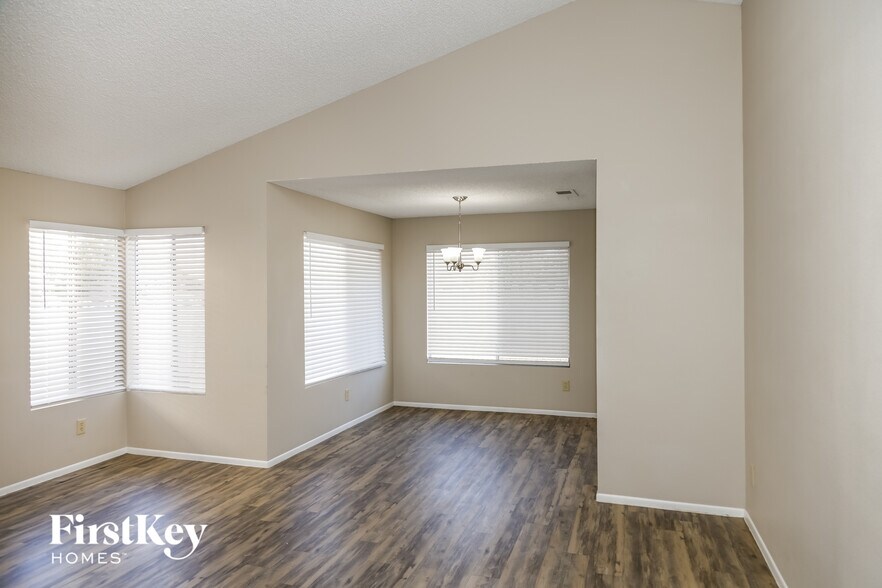 Building Photo - 1846 Green River St