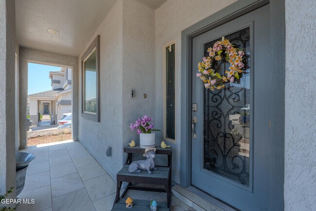 Building Photo - 305 Del Palmar