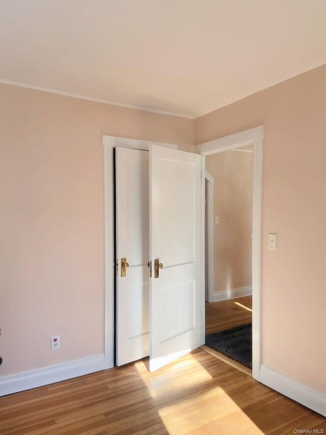 Building Photo - 11 Edgewood Pl