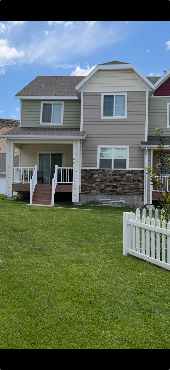Building Photo - 400 Elk Valley Dr