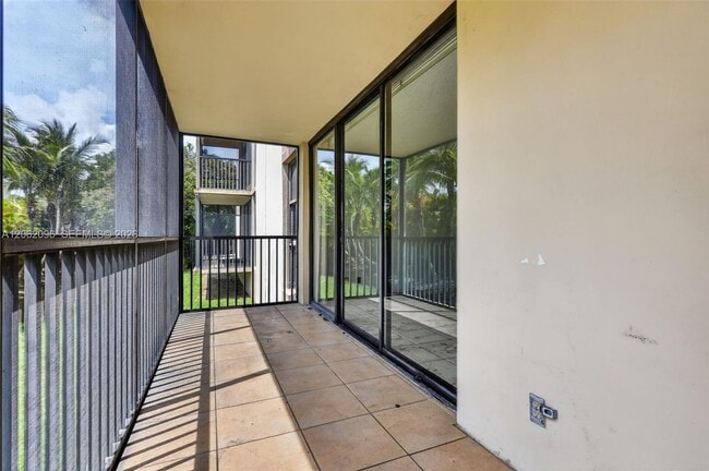 Building Photo - 20335 W Country Club Dr