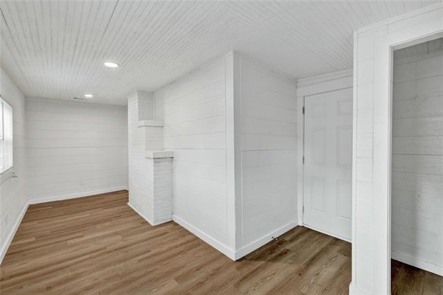 Building Photo - 326 W Rainey St