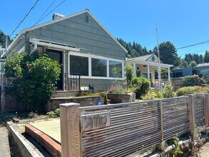 Building Photo - Charming 3BD, 1BA Beach House Near Alki
