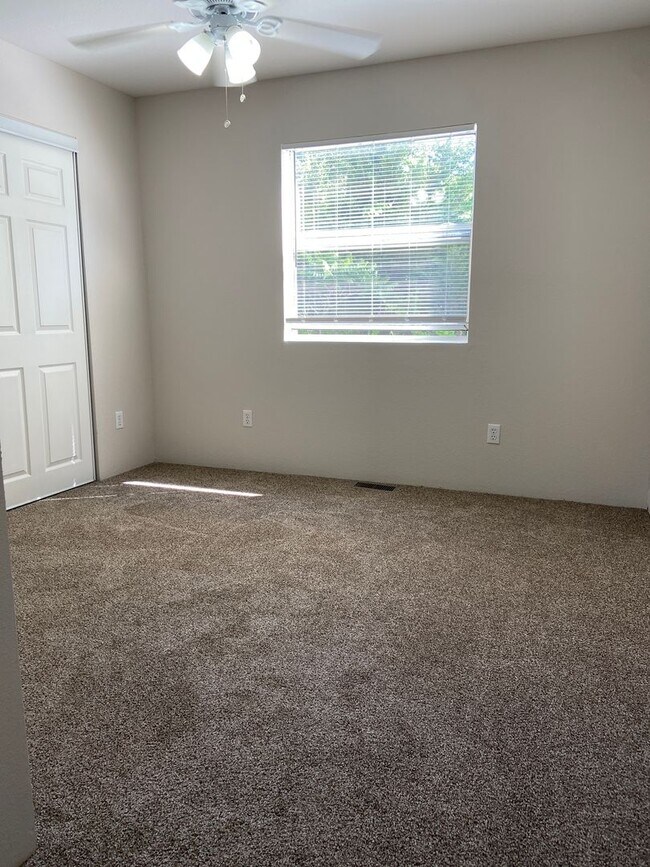 Building Photo - Apartment in Branson East, Kirbyville