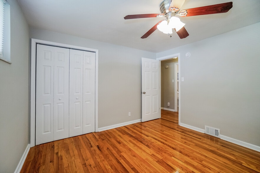 Building Photo - 521 California Ave