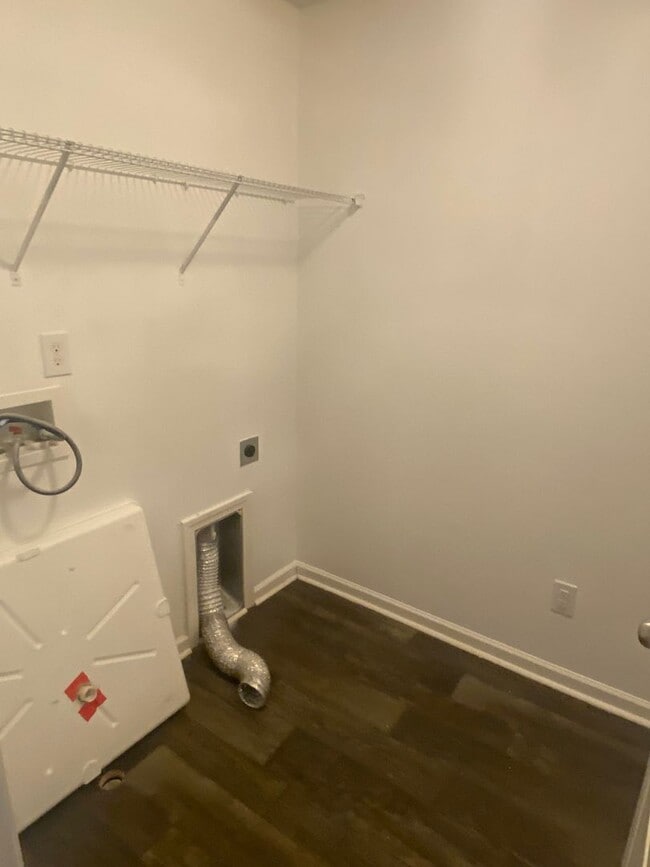 Building Photo - August Rent Free - Elegant, Modern Home in...