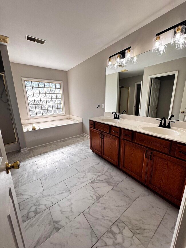 Building Photo - 4320 Creek Valley Way