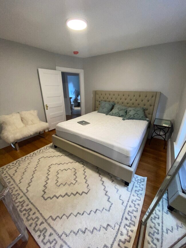 Building Photo - 69 Brook St