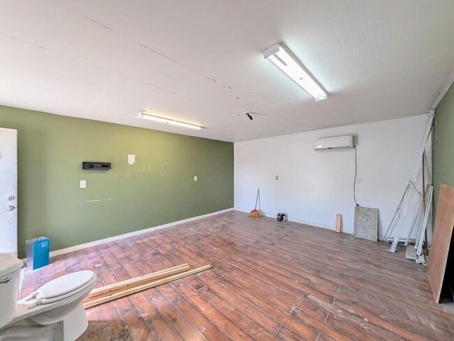 Building Photo - 13208 W Tuckey Ln