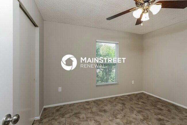 Building Photo - 3 Bedroom Pet-Friendly Home in Sarasota, FL with Main Street Renewal
