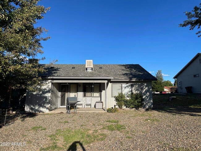 Building Photo - 1030 N Old Chisholm Trail