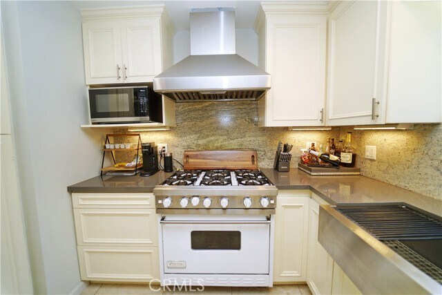 Building Photo - 4700 Topanga Canyon Blvd