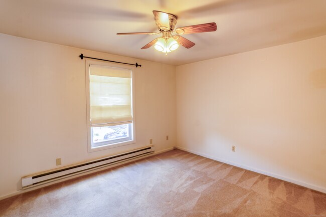 Building Photo - 194 Cherry St