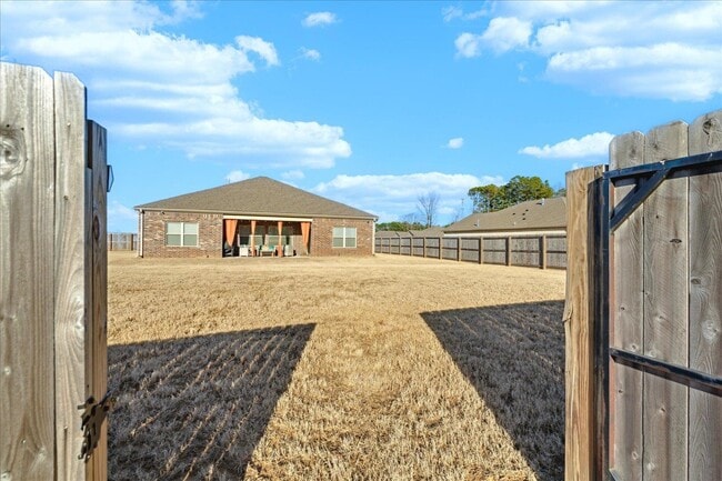 Building Photo - 56 Crown Way