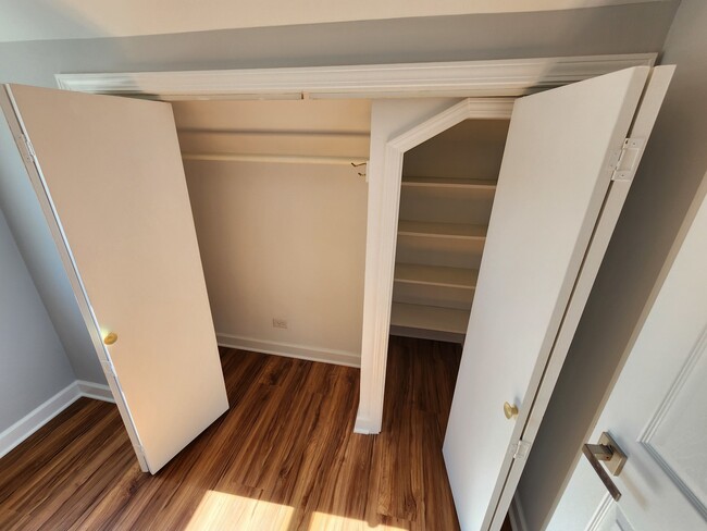 Building Photo - 16W611 2nd Ave