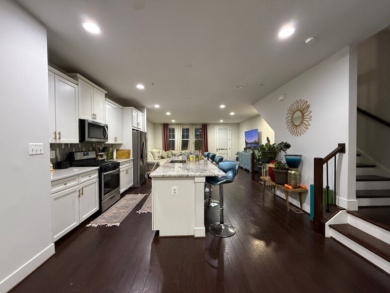 Building Photo - 22102 Cabin Branch Ave