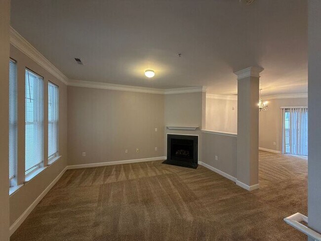 Building Photo - T.R. Lawing Realty Property