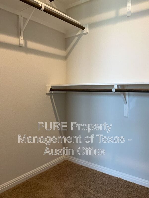 Building Photo - 112 Eagle Lake Dr