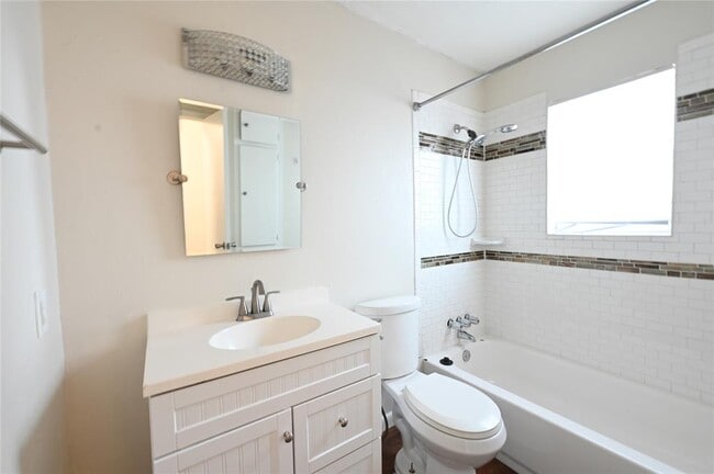 Building Photo - 1503 Valleyridge Dr