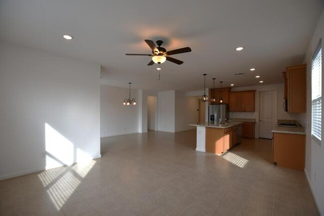 Building Photo - 4021 E Caitlin Dr