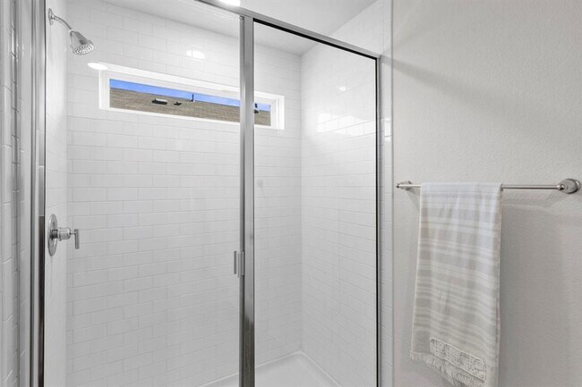 Building Photo - 320 Darwin Pl