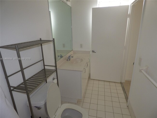 Building Photo - 185 SE 14th Terrace