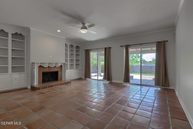 Building Photo - 6167 Los Felinos Cir