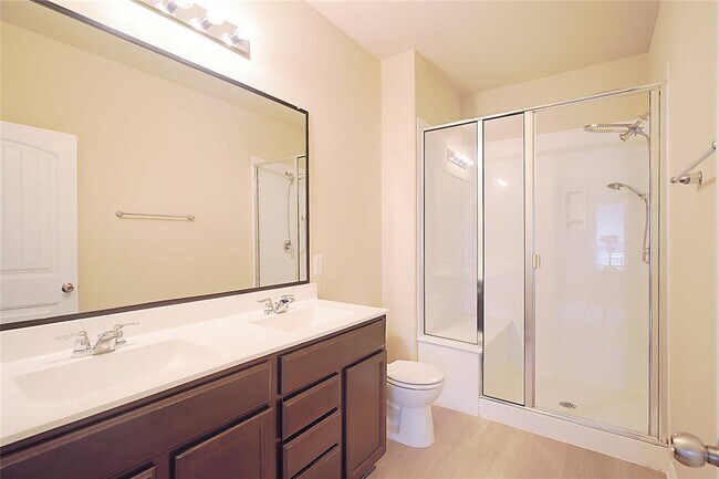 Building Photo - 516 E Slaughter Ln