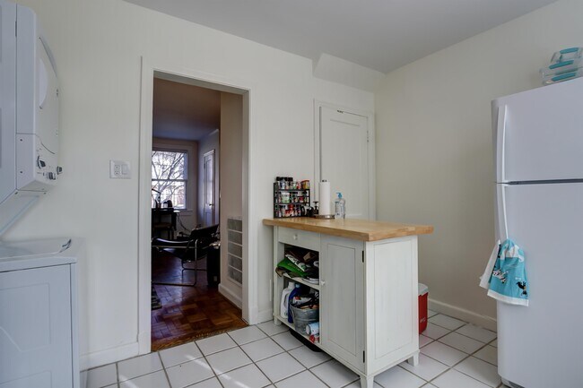 Building Photo - 1100 S Barton St