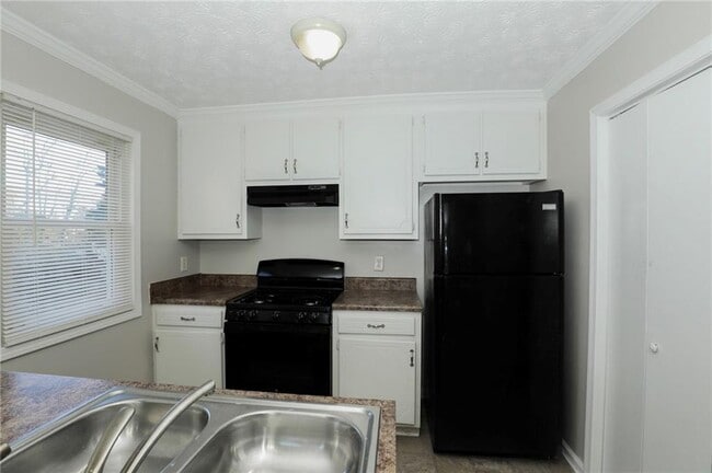 Building Photo - 206 Emily Dr